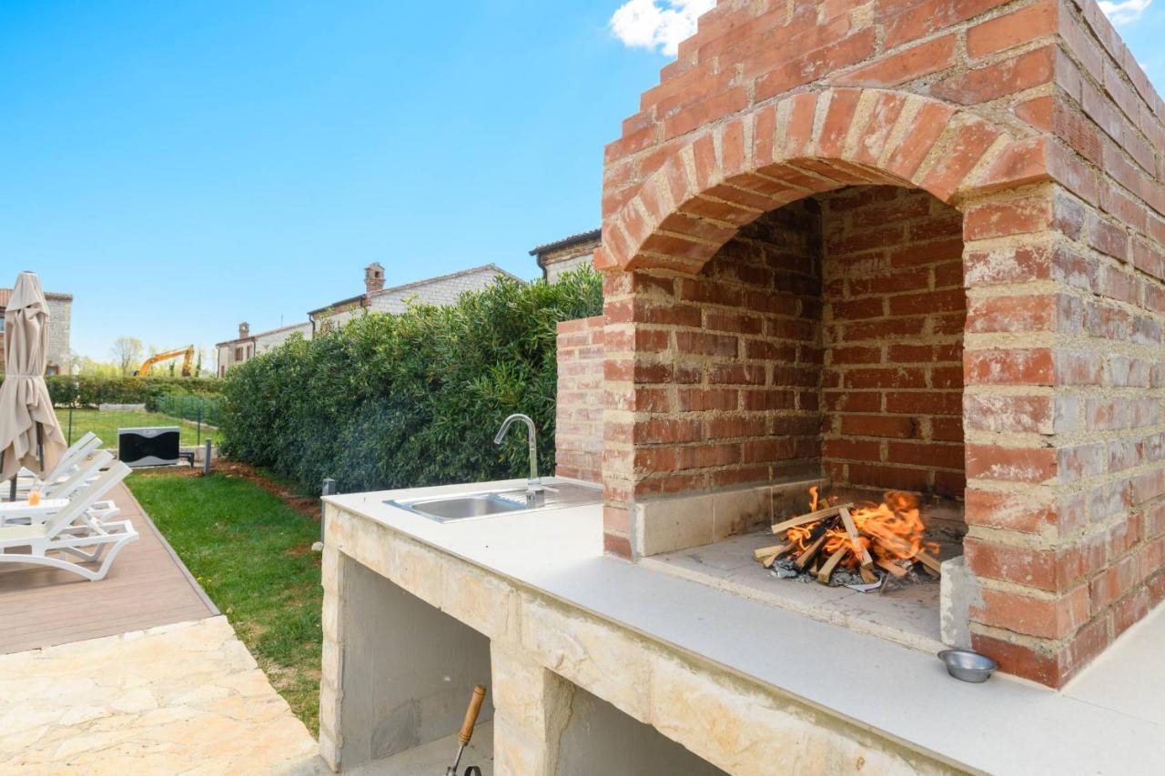 Paradis Villa Stone Queen With Heated Pool Butkovići Exteriér fotografie